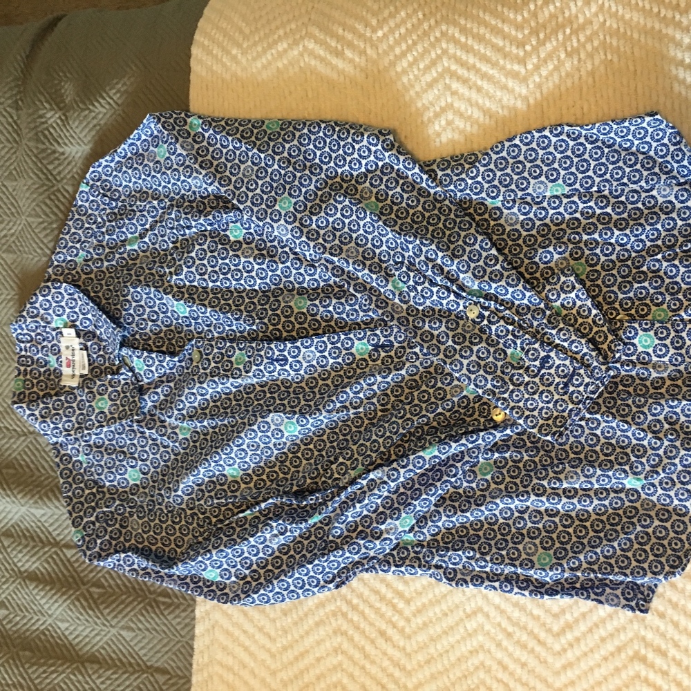 Vineyard Vines button down